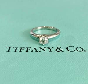 Tiffany & Co. Tiffany setting .57ct Round Engagement ring Size 6 - Picture 1 of 4