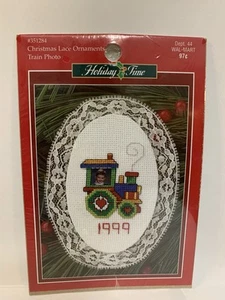 Adorno de encaje de Navidad de vacaciones Kit de punto de cruz contado Foto de tren - Imagen 1 de 2