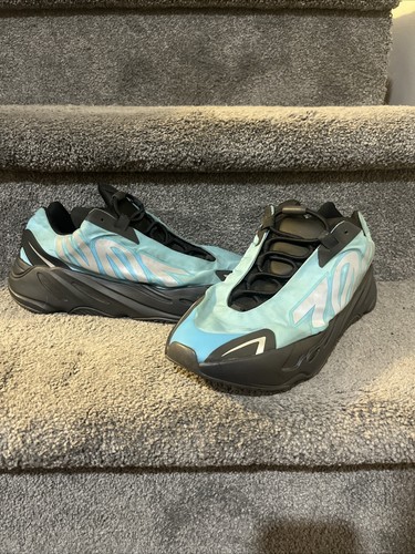 Taglia 11 Adidas Yeezy Boost 700 MNVN ciano brillante