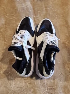 Nike Huraches Herren 10,5 schwarz und weiß - Bild 1 von 5