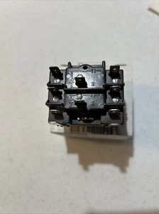 HONEYWELL R8222 D 1014 GENERAL PURPOSE RELAY DPDT 24V COIL , 1/4 Quick Connect - Picture 1 of 5