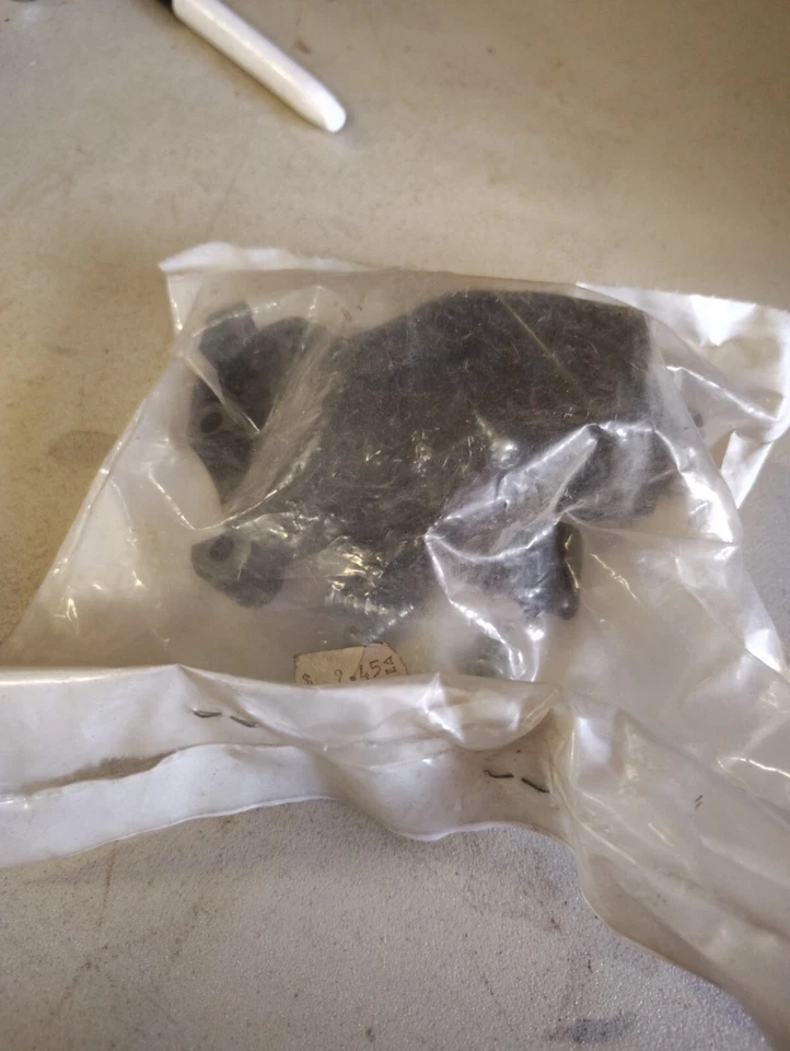 redmax throttle housing 180251 574049001 - Image 1 of 3