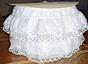 Rollo 33 yardas de largo x 2" de ancho blanco poli 2 niveles borde de encaje, por Wyla Fabrics - Imagen 1 de 9