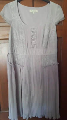 Nuevo Vestido Mujer Plisado Encaje Gris M L 10 12 14 Frock& Volantes $99 Foto 1 de 4