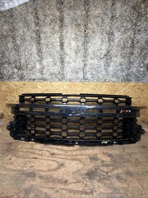 2021 2022 2023 2024 Chevrolet Tahoe Suburban Grille  Z71 OEM - Image 1 of 4