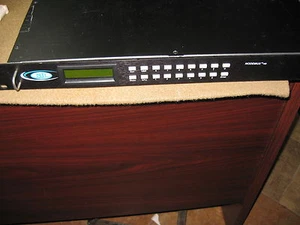 NTI Nodemux HD/ST-4X8-UHD High Density 8 port 4 users KVM - Picture 1 of 2