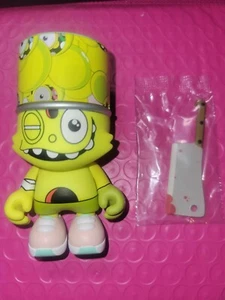 Minifigura de vinilo Janky Guggimon serie 1/18 Dalek x Superplastic Kranky - Imagen 1 de 2