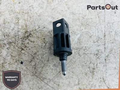 2013-2020 AUDI A3 S3 RS3 8V HATCHBACK REAR LIGHT SECURING FIXING BOLT OEM - Image 1 of 4