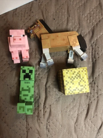 ⚙️Minecraft Action Figures - Lot of 4-  Pig Horse ! Creeper ! Etc .Used Toys 🔥 Cover