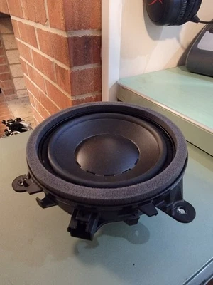 ALTAVOZ PUERTA SONIDO PREMIUM VOLVO V70 XC70 XC60 S80 S60 DYNAUDIO 30797726 Foto 1 de 2