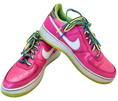 Nike Air Force 1 Low Juvenil Talla 6Y Para Mujer 7.5 Rosa Explosión Blanco Volt CW5761-600 Foto 1 de 4