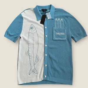 Art of Rhetoric Herren S blau Fisch Sardinas durchgehender Knopf SS Polokragen Pullover - Bild 1 von 6