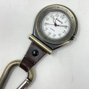Reloj Bolsillo Mosquetón Levi's De Colección Hombre 43mm Tono Latón LEVU3131 Batería Nueva - Imagen 1 de 13