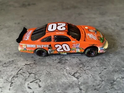 Chasis extraíble Tony Stewart #20 Home Depot/Great Pumpkin 2002 1:64 Action Foto 1 de 4
