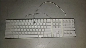 Apple USB Wired Keyboard - White - A1048 - Picture 1 of 1