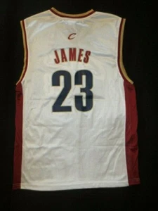"NWOT" AUTHENTIC REEBOK NBA LeBRON JAMES CLEVELAND CAVALIERS HOME JERSEY LARGE - Picture 1 of 8