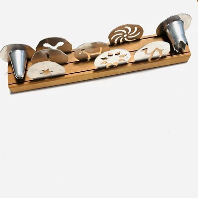 Лот из 7 дисков и 2 наконечников и аксессуаров для деревянной стойки для винтажного зеркального пресса для печенья - Изображение 1 из 4