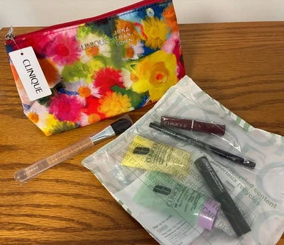 Clinique 6 pc Jonathan Cohen Travel Skincare Makeup Bag Gift Set + Makeup Brush - Image 1 of 3