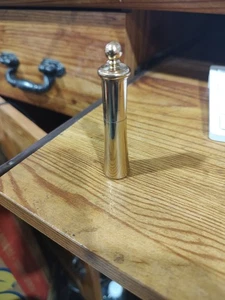 Lápiz labial vintage de los años 50 Hazel Bishop estuche de metal dorado venga lo que pase - Imagen 1 de 8