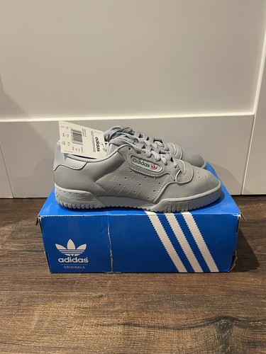 UK 4.5 adidas yeezy powerphase grigio
