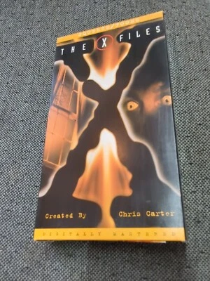 The X-Files Squeeze & Tooms VHS Video Tape 1996 2 Episodes Rare Cards NEARLY NEW - Image 1 of 4