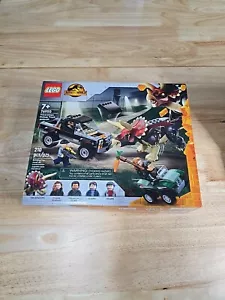 LEGO Jurassic World: Triceratops Pickup Truck Ambush 76950 - Picture 1 of 5