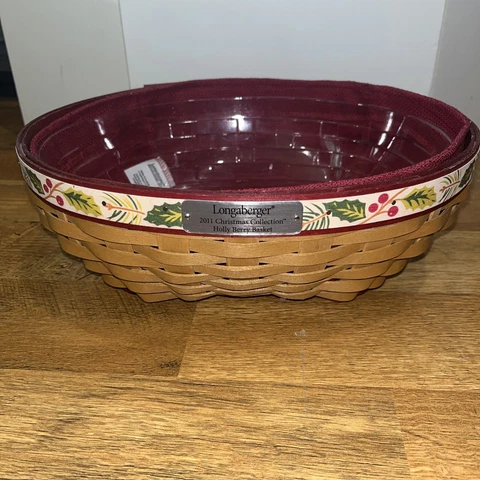 LONGABERGER 2011 CHRISTMAS COLLECTION RED HOLLY BERRY BASKET,PROTECTOR Cover