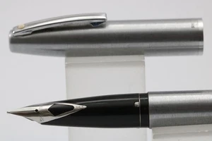 Vintage Sheaffer Triumph No. 444 Medium Brushed Steel Fountain Pen, CT - Picture 1 of 4