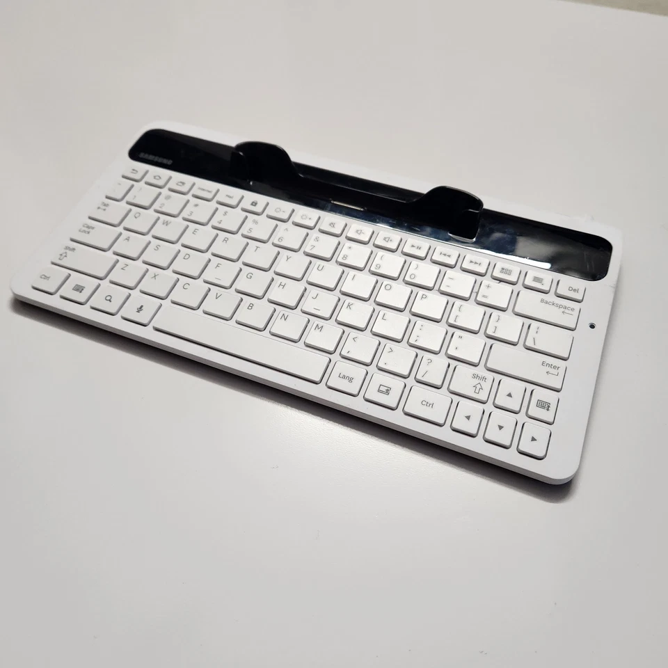 Original Samsung ECR-K18AWEBXAR Keyboard Dock for Galaxy Tab 7.0 #2239 - Image 1 of 4