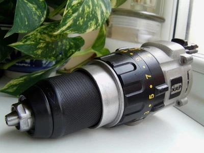 DEWALT DCD980 XR 18V Li-ION 3 SPEED DRILL DRIVER COMPLETE GEARBOX WITH CHUCK - Image 1 of 4