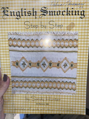 English Smocking Paso a Paso Sandy Hunter 33 pg muchos proyectos y patrones Foto 1 de 2
