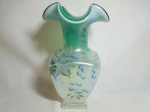 Fenton New Century Collection Bill Fenton Green Fade-up Vase - Picture 1 of 8