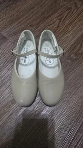 Girls Revolution Tan Tap Shoes Size 5A - Picture 1 of 15