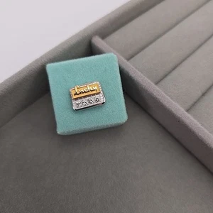 Vintage LUCKY Service Pin 20 Yr 10K Gold w/ 4 Diamonds Supermarket Grocery Store - Picture 1 of 11