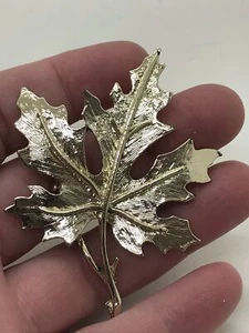 Ahornblatt große geätzte glänzende Vintage Gold Anstecknadel Brosche D-5052 - Bild 1 von 3