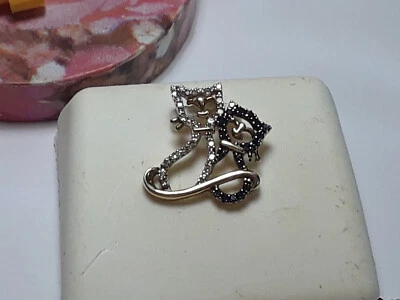 Colgante Gatito Doble Gatito Oro Amarillo 10KT Diamante Natural Blanco y Negro .17ctw19943 Foto 1 de 4