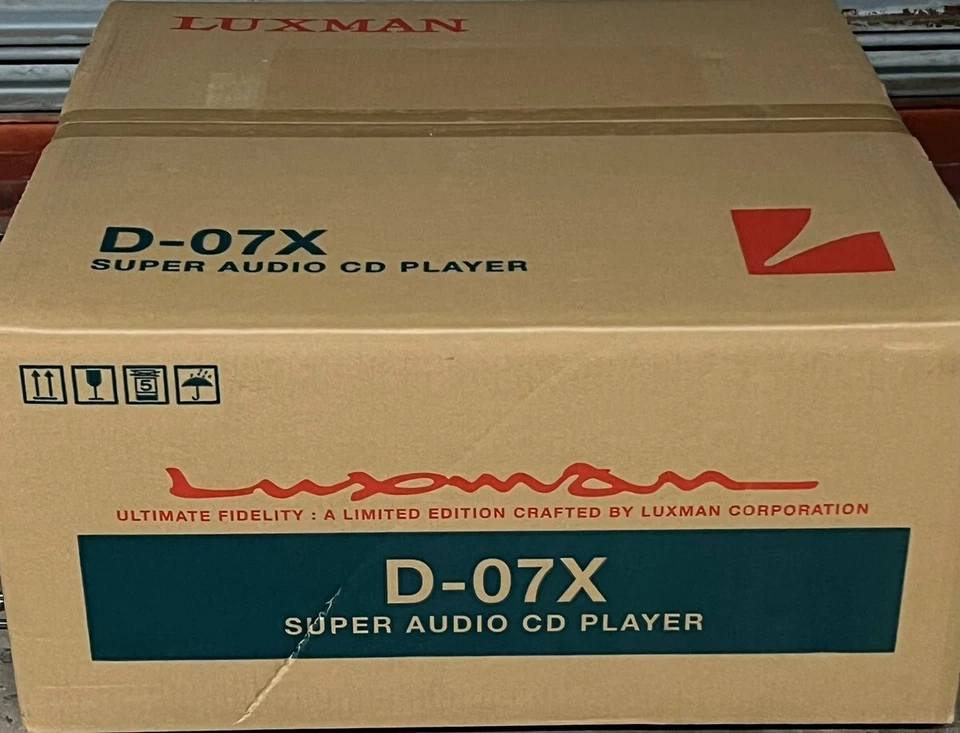 LUXMAN D-07X SACD/CD player Super Audio CD PLAYER MQA-CD compatible - Image 1 of 4