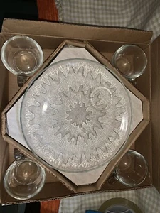 Sunburst 8-teiliges Snack-Set 4 Teller & 4 Tassen, transparent im Karton - Bild 1 von 4