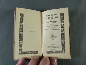 Messale Francese: L'Ordinario della Messa, in sacchetto di pelle con rosario in legno - Foto 1 di 9