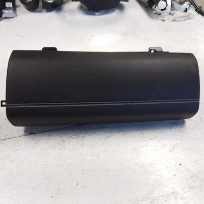 DISCOVERY 2017 Glove Box 946671 - Image 1 of 4