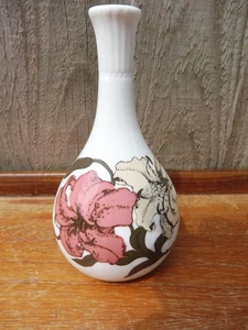 SUSIE COOPER Prairie Lilly Small Vase - Picture 1 of 3