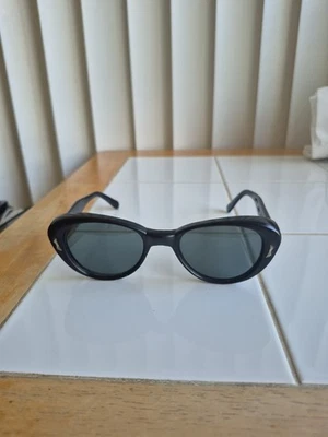 Винтажные солнцезащитные очки 1950-х годов в черной оправе с кошачьим глазом зеленые сделано в Италии  - Изображение 1 из 4