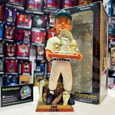 ICHIRO SUZUKI Seattle Mariners 2002 Rawlings Golden Glove Award MLB Bobblehead - Image 1 of 4