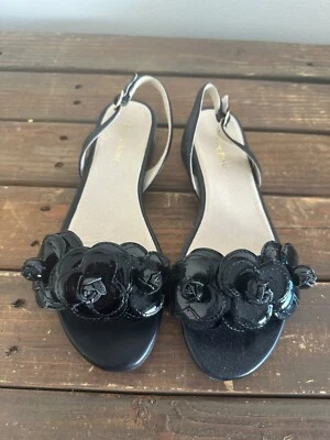 Taryn Rose TR-IDA Negro Nappa Patente Eslinga Sandalias Traseras con Floral ¡Preciosas! Foto 1 de 4