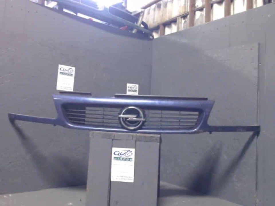 Calandre OPEL ASTRA F PHASE 2 90510961 - Photo 1/1