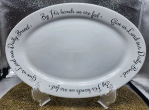 Gibson Home Blessings Piatto da portata Bianco "Dalle sue mani siamo nutriti" Appox 14" - Foto 1 di 10