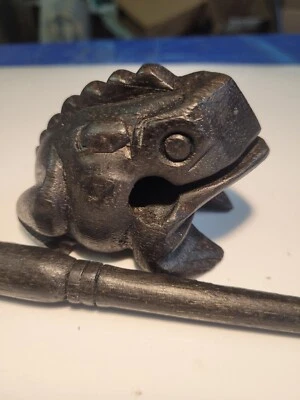  Rana Negra Máquina de Ruido Madera Sonidos Artesanales de Selva Lluviosa Palo Incluido Foto 1 de 4