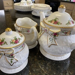 Royal Albert Old Country Roses Teapot NEW 3pc Sets Finished W/ 22k Gold - Picture 1 of 12