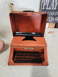 VINTAGE TOM THUMB NEW STYLE TYPEWRITER Orange USA Keys Stick Read - Picture 1 of 17