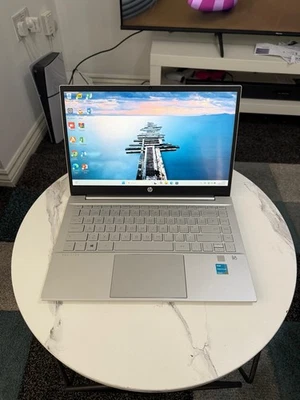 Pantalla táctil HP Pavilion 14 (16 GB de RAM, 512 GB de almacenamiento SSD) Foto 1 de 4